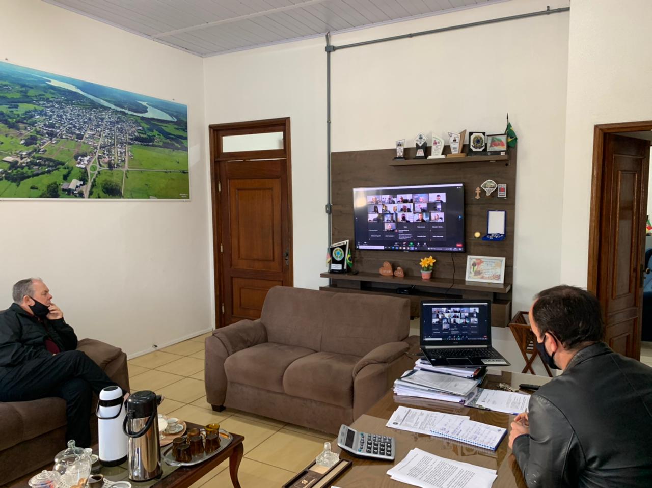 O TURISMO COMO ALTERNATIVA DE DESENVOLVIMENTO